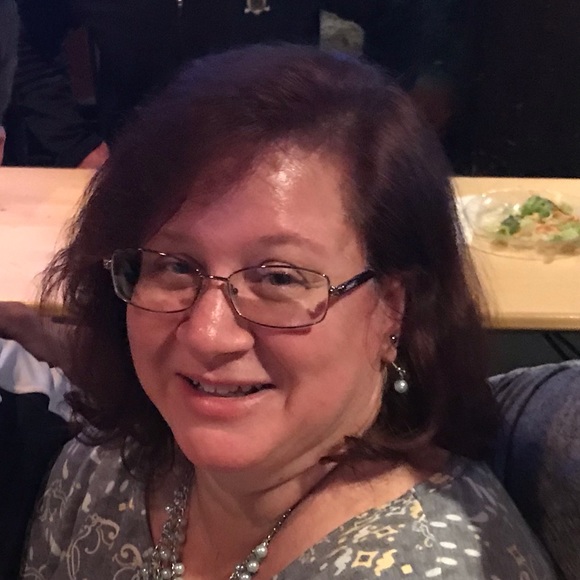 Meet your Posher, Sylvia - Picture 2 of 2